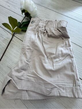 H&M Light Taupe Elastic Waist Chino Shorts